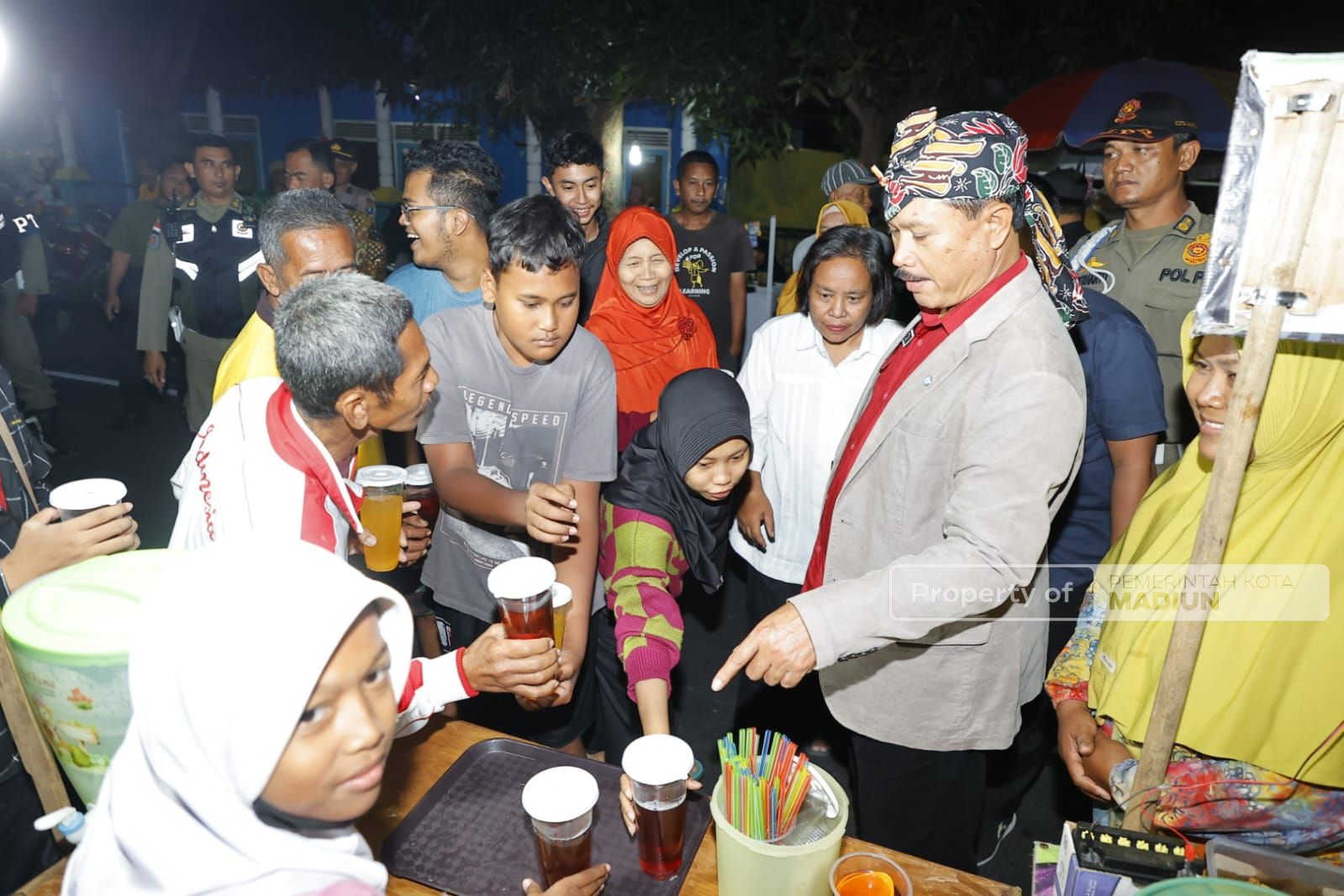 Foto 6 dari 10: Hadiri Pagelaran Wayang Kulit Di Winongo, Wali Kota Apresiasi Upaya Pelestarian Budaya