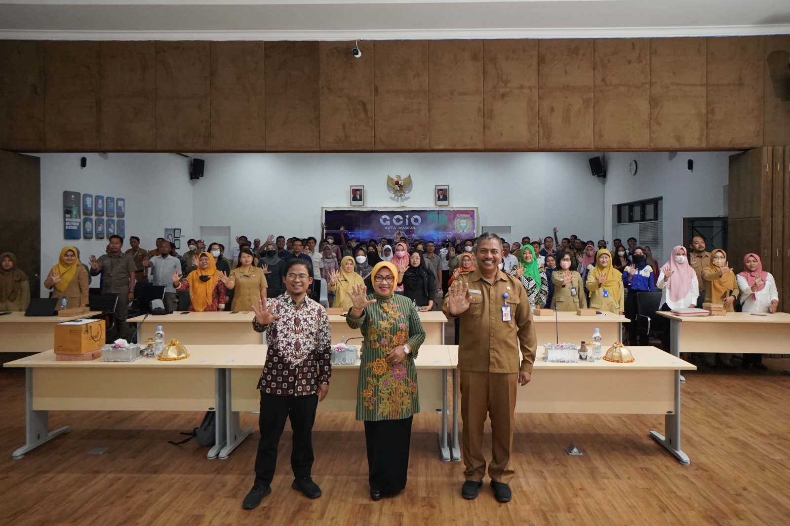 Foto 10 dari 10: Bekali Kemampuan Membuat Infografis, Diskominfo Kota Madiun Beri Pelatihan Pada KIM dan PPID