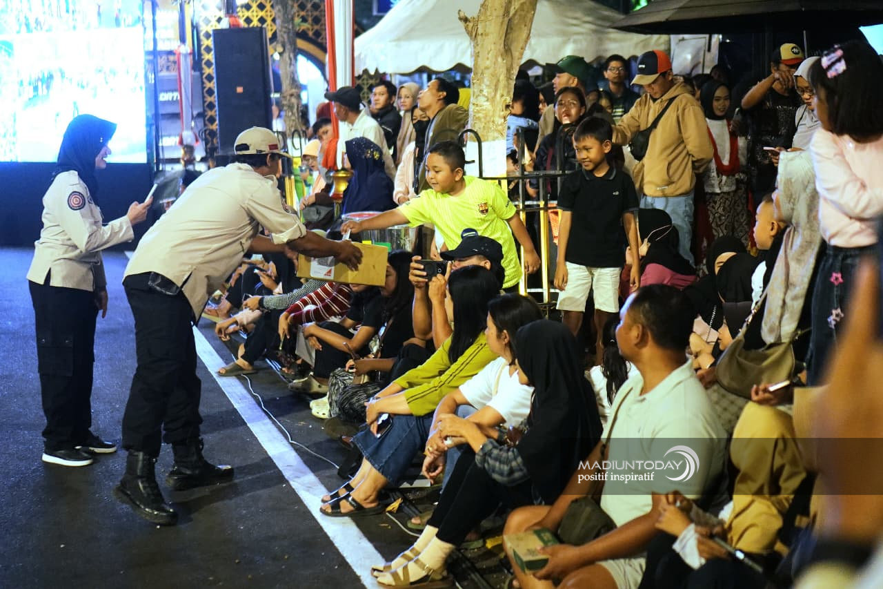 Foto 5 dari 9: Musik Mengalun, Kepedulian Bergerak, Warga Madiun Galang Dana untuk NTT