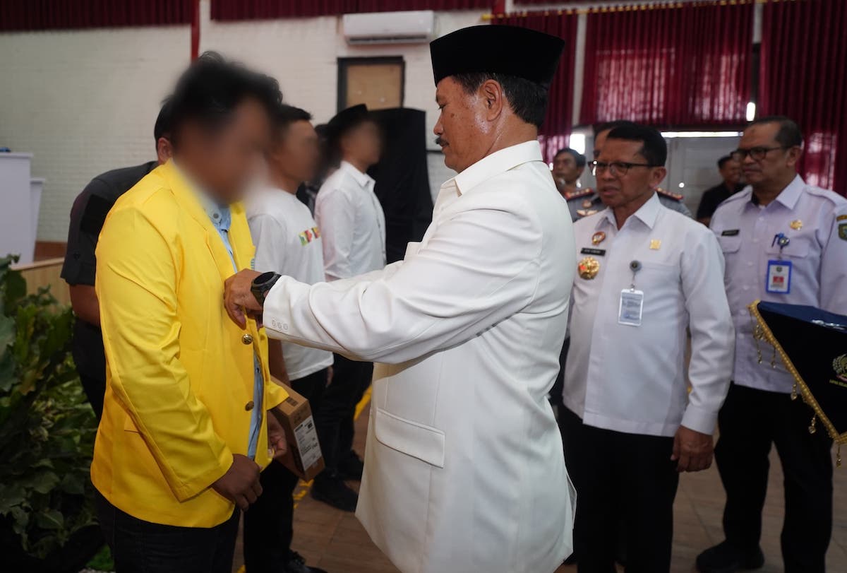 Foto 3 dari 7: Wali Kota Maidi Kuliahkan 20 Napi, Kakanwil Kemenkumham Jatim: Ini Baru Pertama di Tanah Air