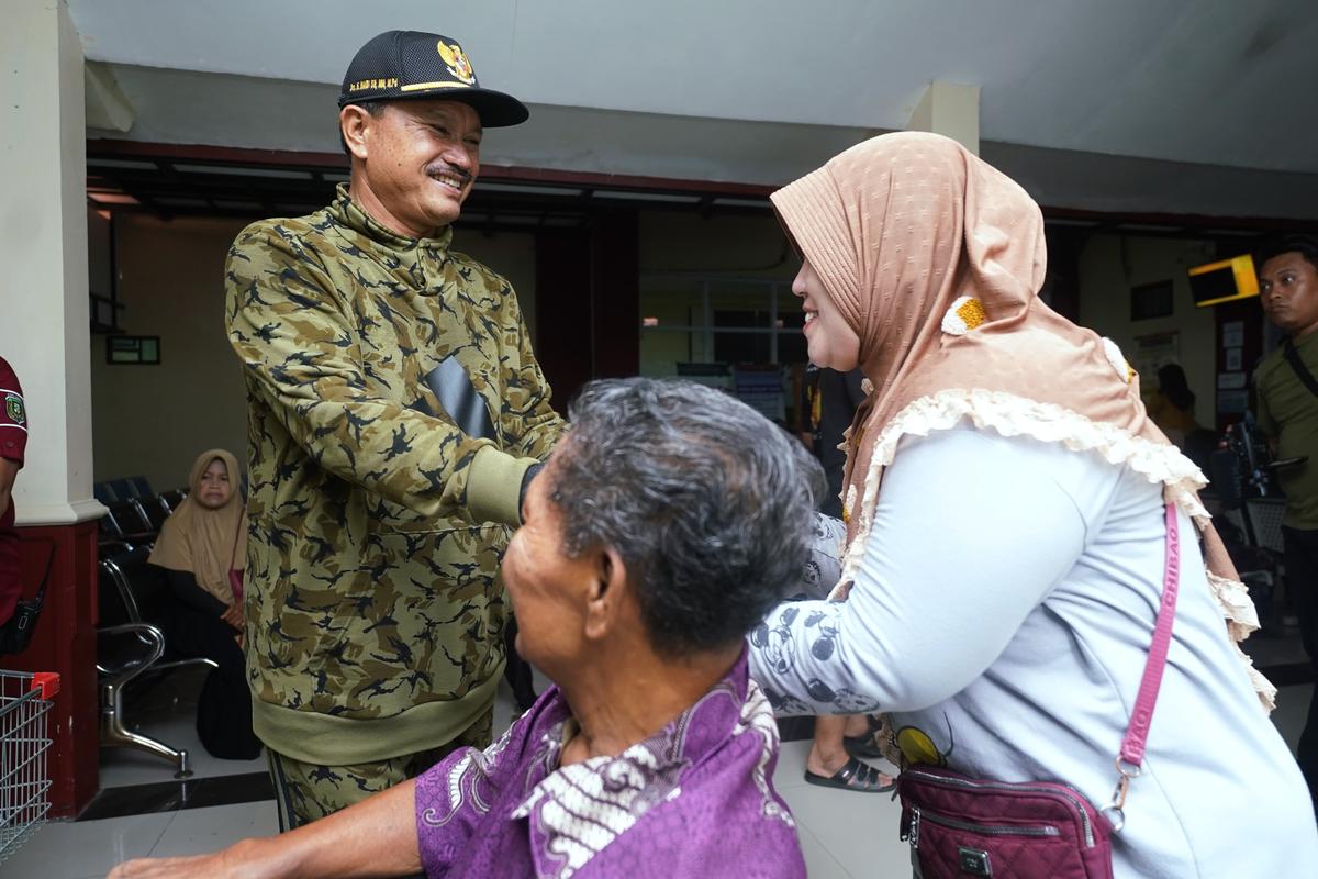 Foto 3 dari 9: Jumat Berkah di RSUD Kota Madiun, Wali Kota: Layanan Kesehatan Tidak Hanya Obat
