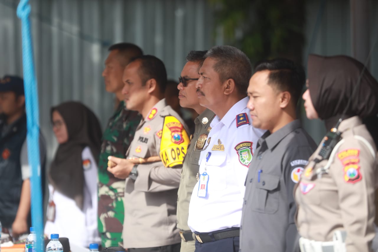 Foto 9 dari 10: H-2 Pemilu, KPU Distribusikan Logistik Pemungutan Suara Ke Kelurahan