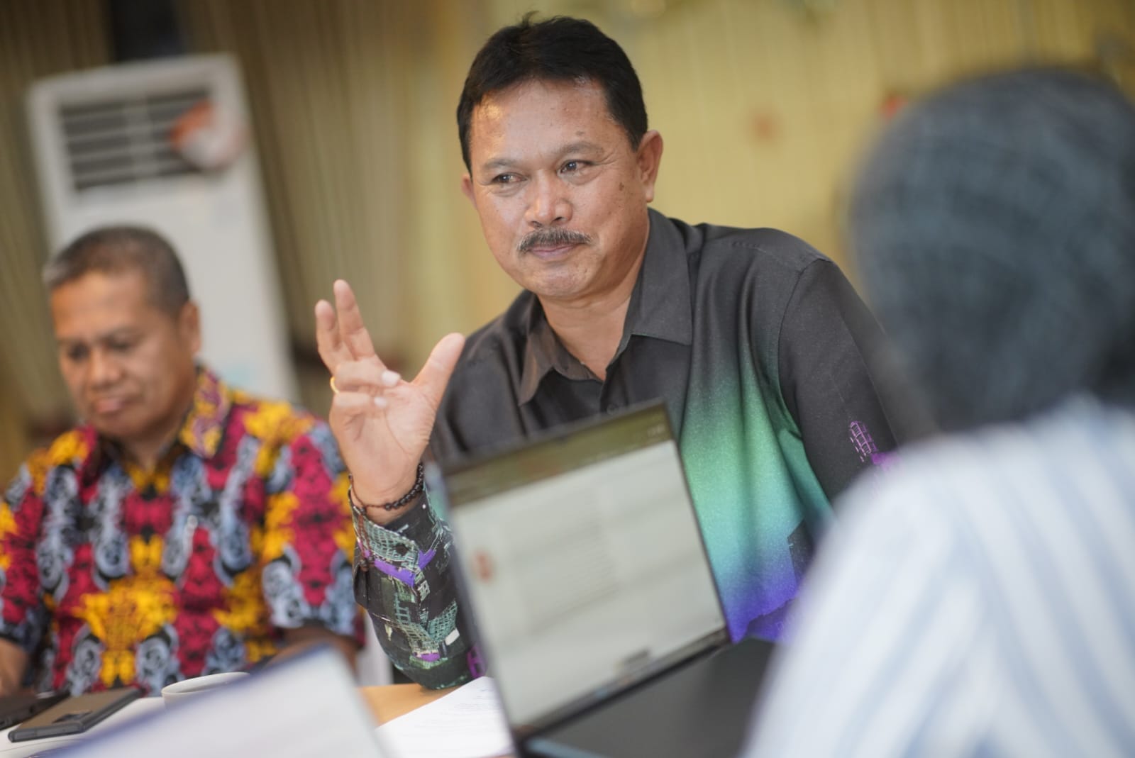 Foto 4 dari 11: Wawancara Dengan Tim Asesor UT, Wali Kota Paparkan Program Smart City Madiun