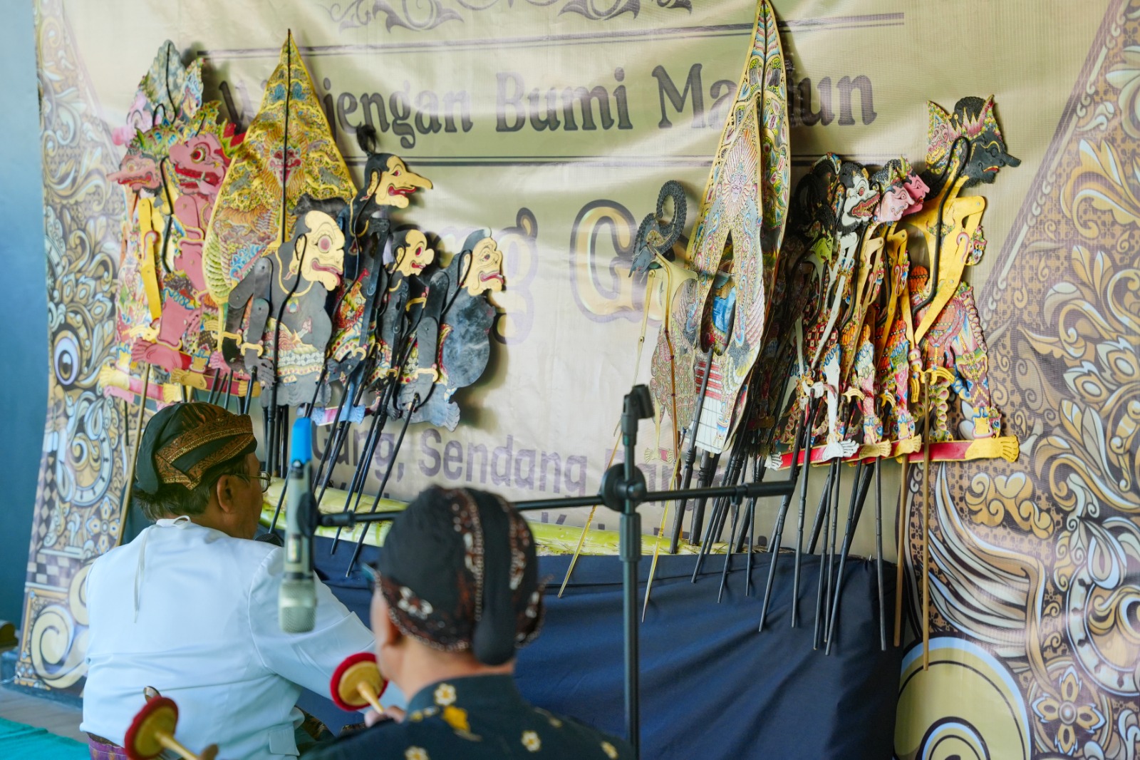 Foto 2 dari 6: Hadiri Seremoni Pembukaan Wilujeng Bumi Madhioen, Wali Kota Beri Apresiasi