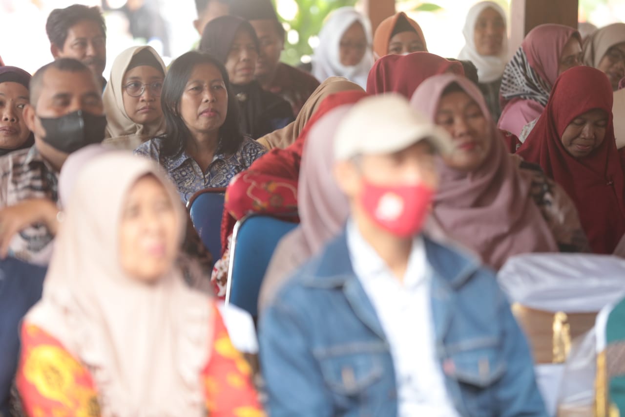 Foto 6 dari 6: Gelar Ngopi Ireng Di Oro-oro Ombo, Wali Kota Imbau Warga Jaga Kerukunan