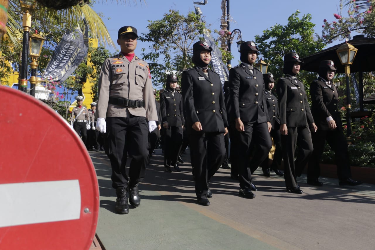 Foto 10 dari 14: HUT ke-77 Bhayangkara, Wali Kota: Setiap Pribadi Harus Menjadi Polisi untuk Diri Sendiri