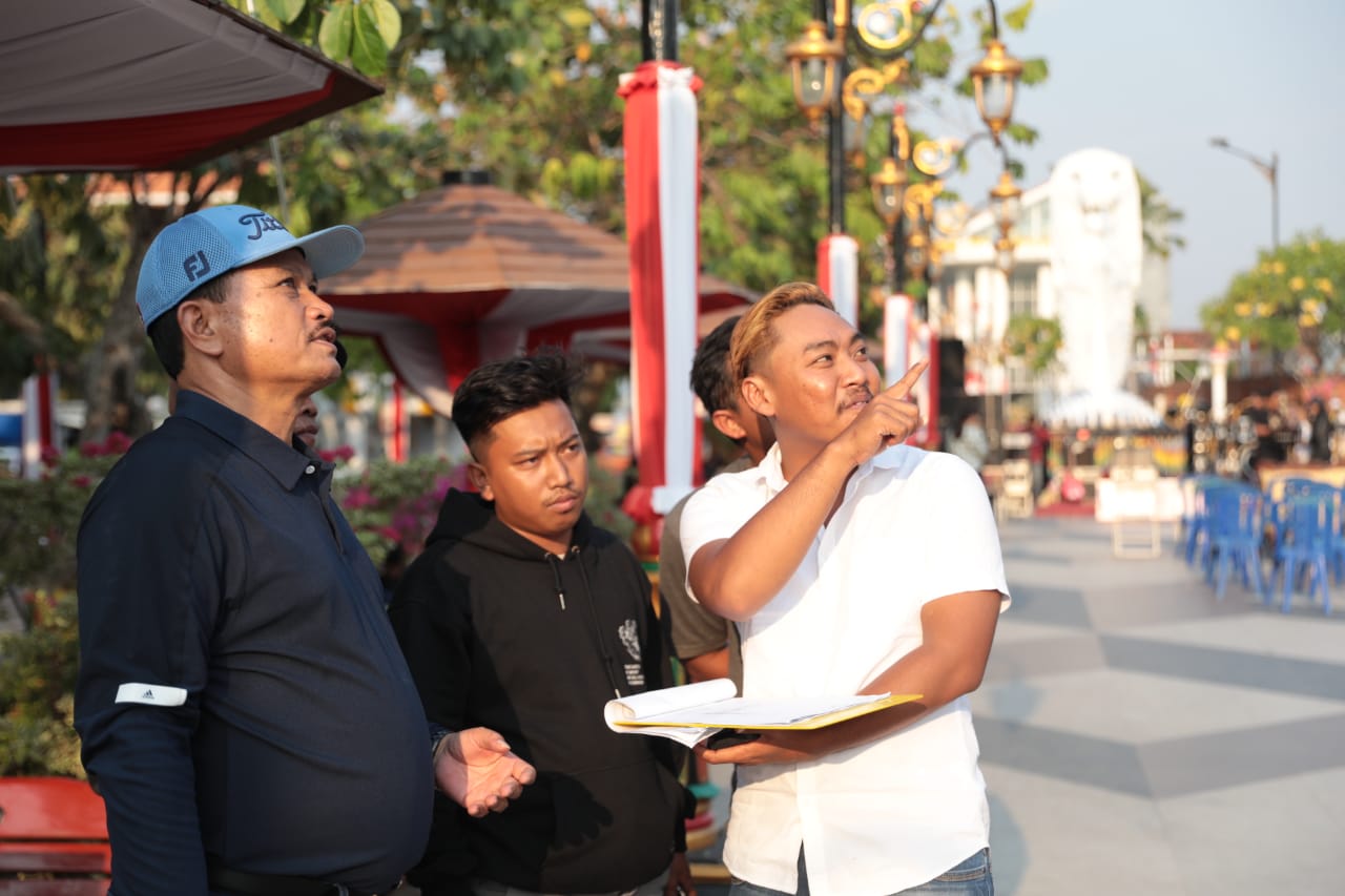 Pantau Pekerjaan di Lapangan, Wali Kota Pastikan Pembangunan Replika Patung Liberty Sesuai Harapan