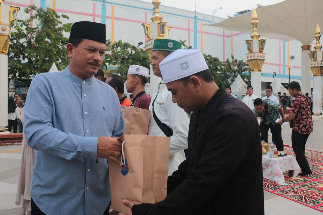 Foto 9 dari 14: Halal Bihalal dengan Pedagang PRC, Wali Kota Sampaikan Rencana Penyempurnaan Kawasan