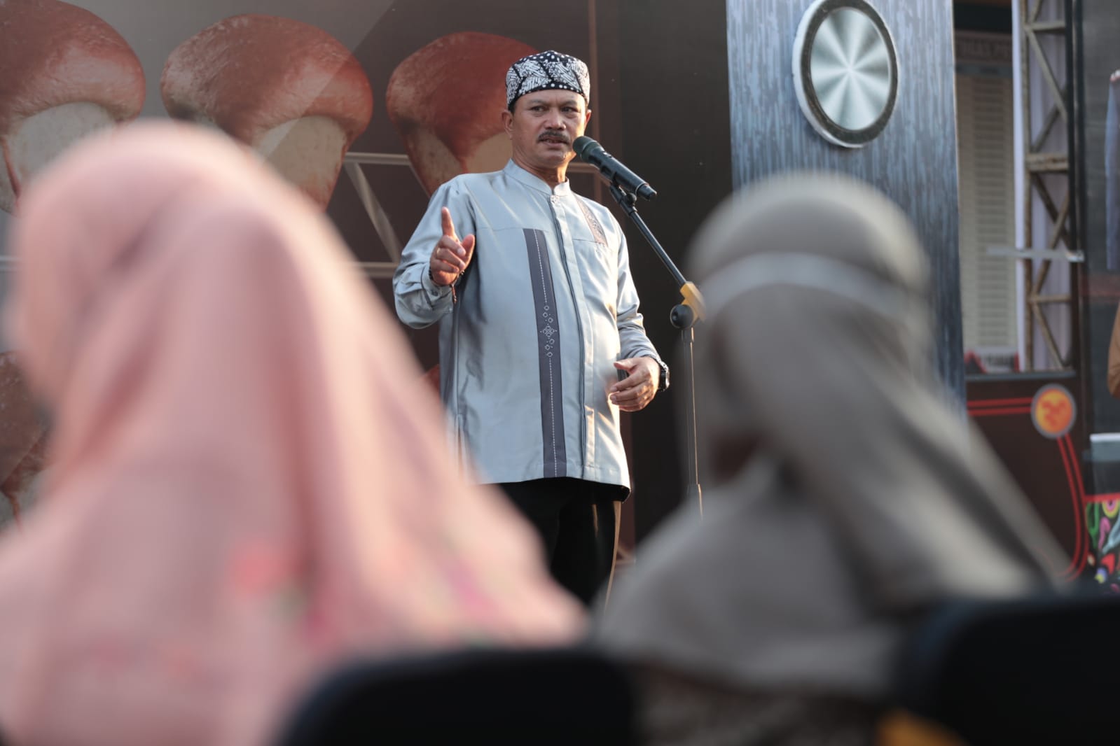 Foto 7 dari 17: Buka Festival Ramadan Bluder Cokro, Wali Kota Harap UMKM Kota Go Internasional