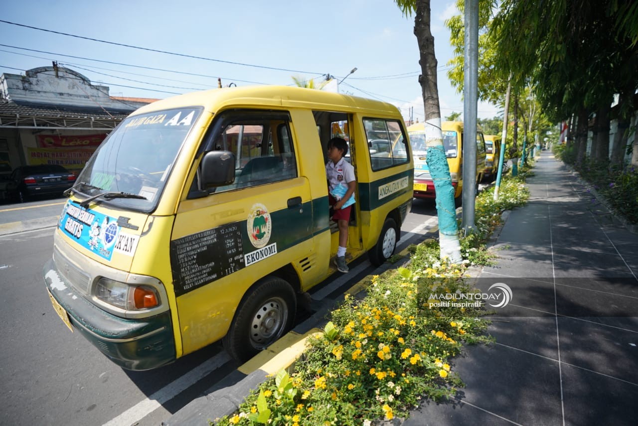 Foto utama berita: Pemkot Tunggu Juknis Penyaluran Bansos Sektor Transportasi