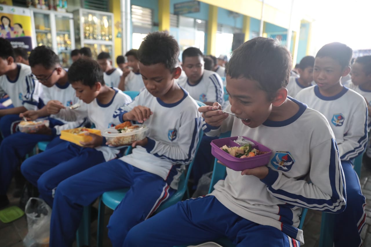 Foto 4 dari 12: Gerakan Aksi Bergizi di Sekolah Jadi Upaya Tekan Stunting dan Sosialisasi Kesehatan Pada Remaja