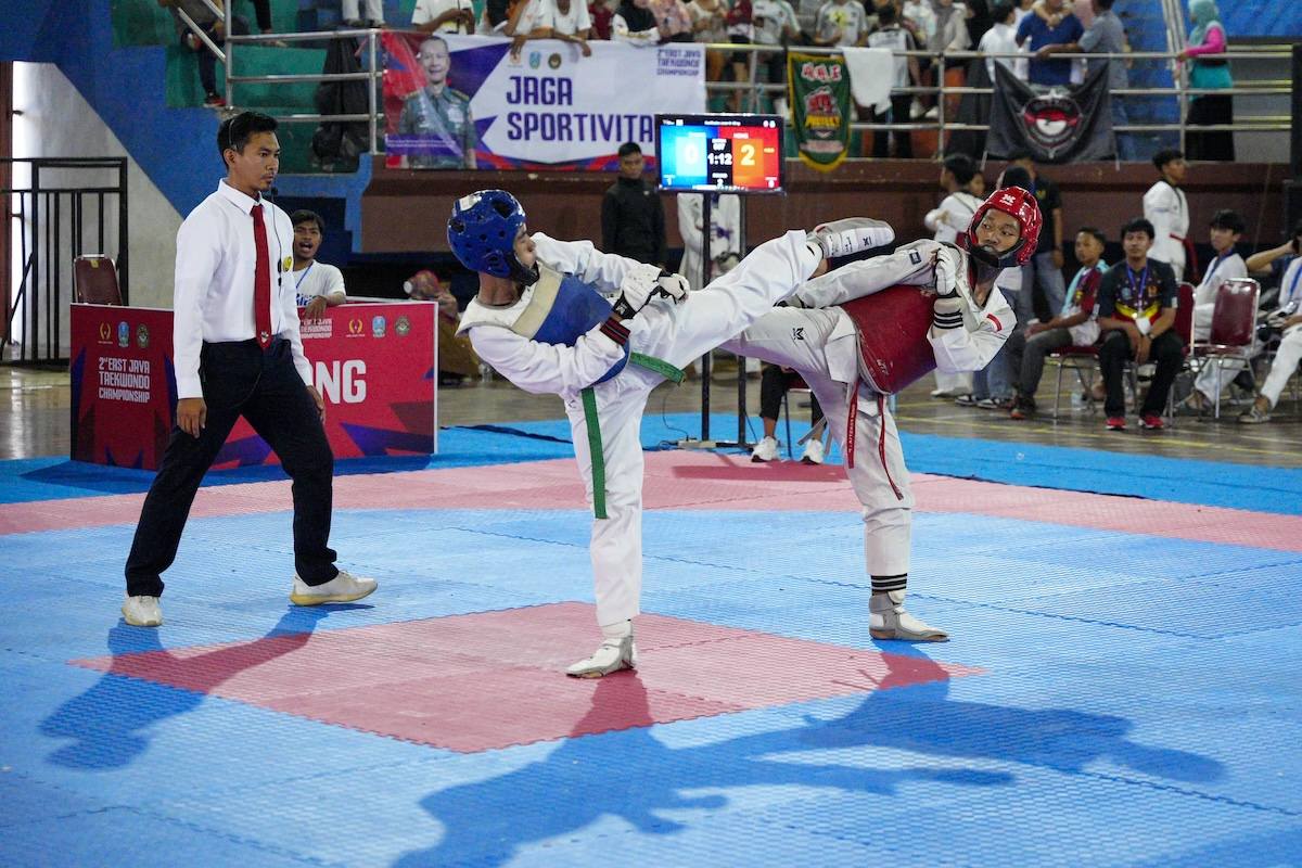 Foto 2 dari 9: Adu Teknik dan Skill Atlet Taekwondo di Kota Pendekar