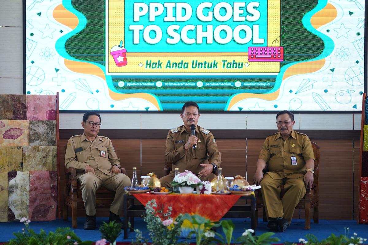 Foto 6 dari 9: Hadiri PPID Goes To School, Wali Kota Beri Semangat Dan Tantangan Untuk Generasi Muda