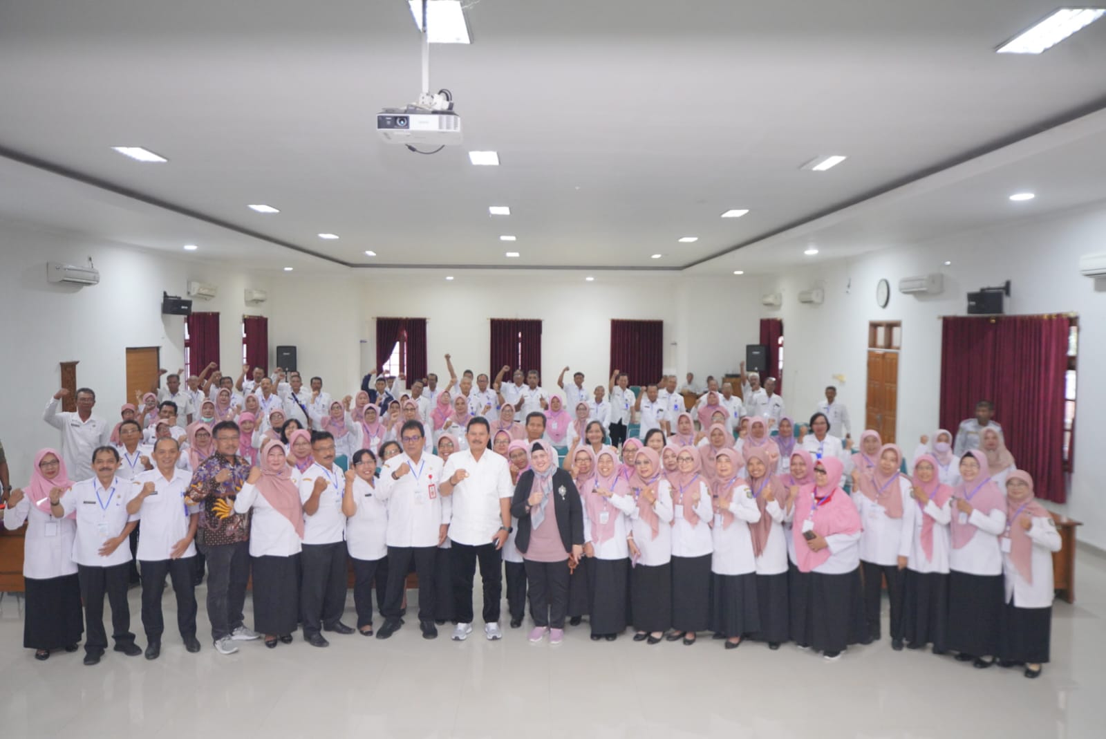 Foto 4 dari 4: Beri Pembekalan ASN Purna Tugas, Wali Kota Pesan Jaga Produktivitas