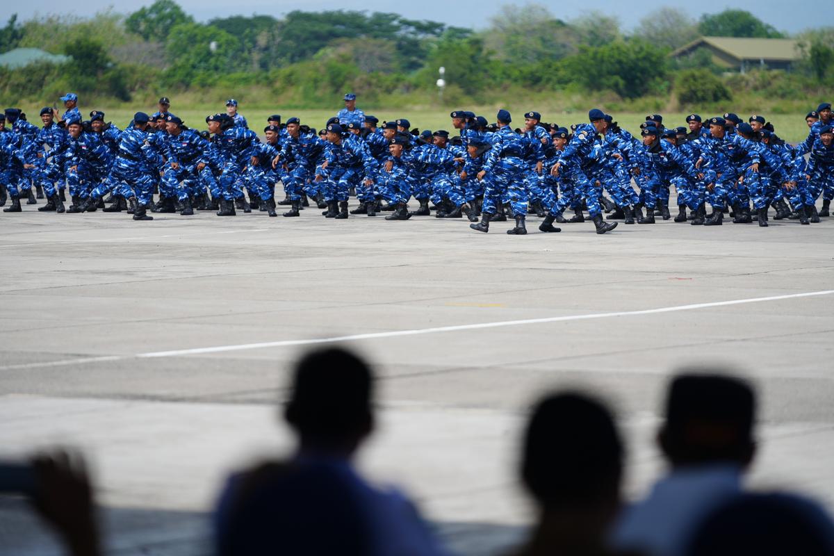 Foto 7 dari 14: Hadiri Pembaretan Taruna-Taruni SMAN Taruna se-Jawa Timur, Pj Wali Kota: Ini Modal Besar Menapaki Proses Pendidikan Selanjutnya
