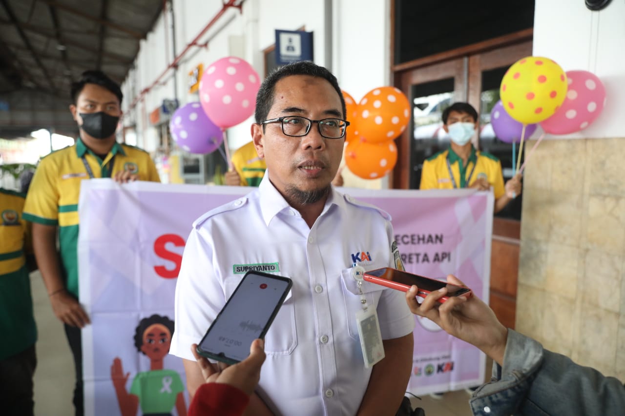 Foto 8 dari 8: Pastikan Penumpang Aman, Daop 7 Madiun Antisipasi Pelecehan Seksual Di Stasiun Dan KA