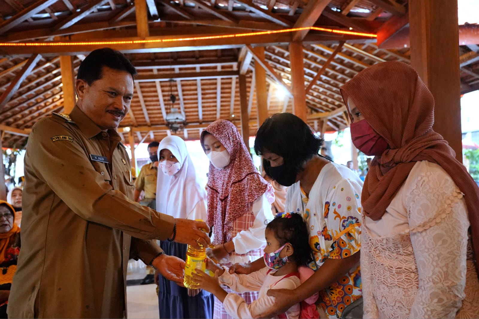 Foto 11 dari 11: Sambang Warga di Dua Kelurahan, Wali Kota Pesan Jaga Kesehatan Selama Bulan Ramadan
