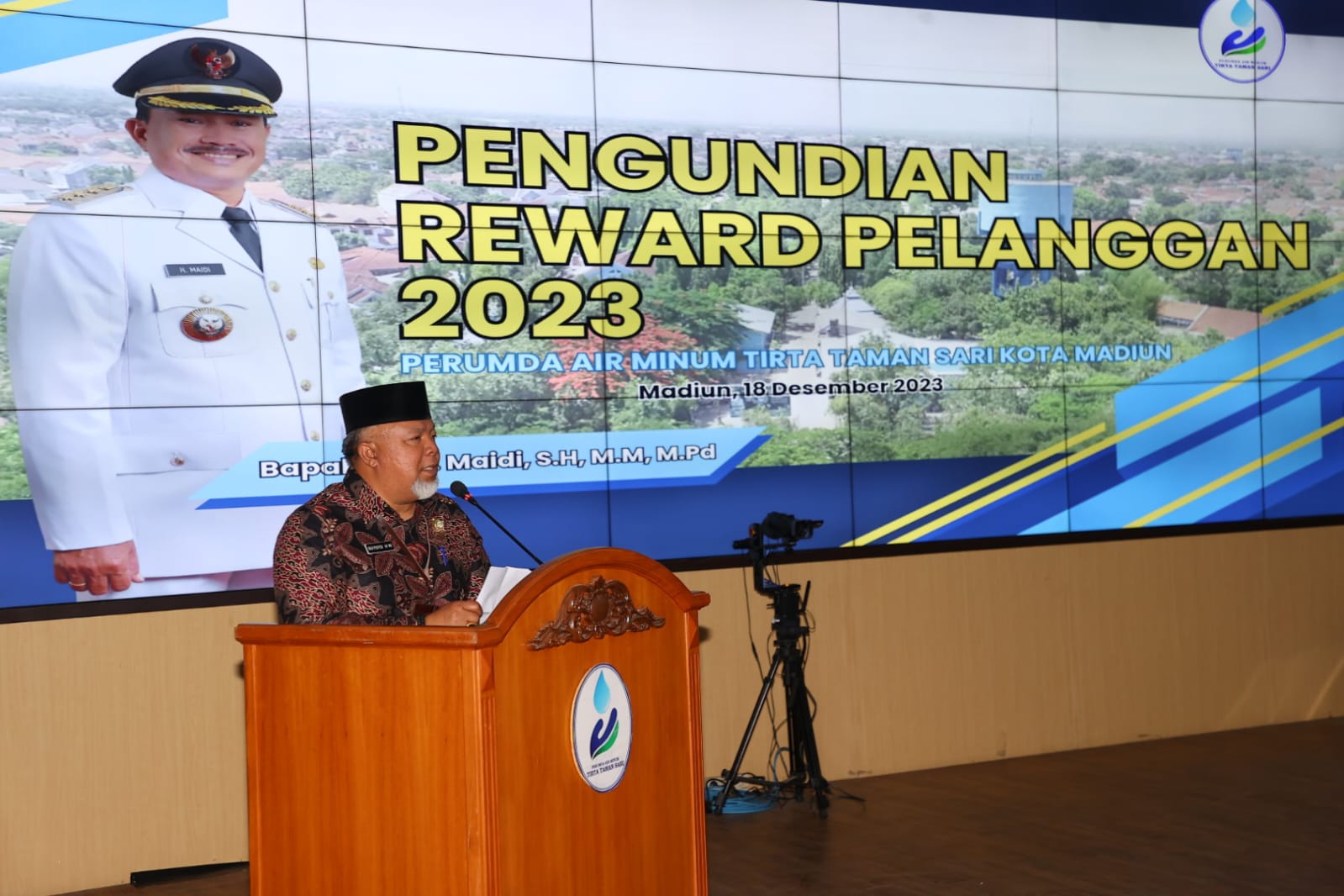 Foto 4 dari 9: Apresiasi Terhadap Pelanggan, PDAM Tirta Taman Sari Beri Reward Bagi Pelanggan