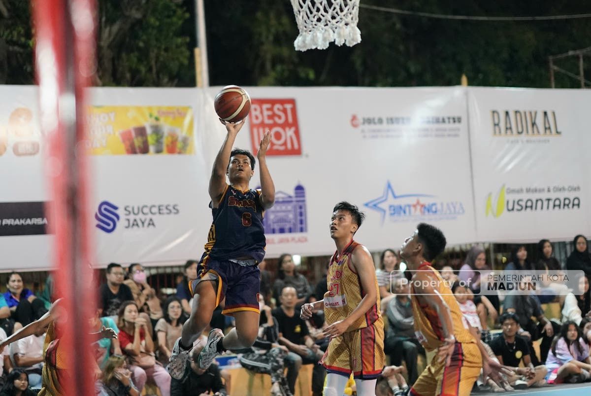 Foto 4 dari 9: Kejurkot Basket Tri Dharma Cup 2023 Resmi Berakhir, Wali Kota Apresiasi Semangat Para Peserta