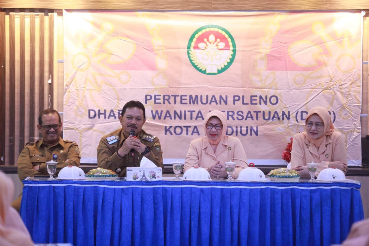 Foto 2 dari 13: Hadiri Pertemuan Rutin Pleno DWP, Wali Kota Harap Perempuan Semakin Berperan di Keluarga