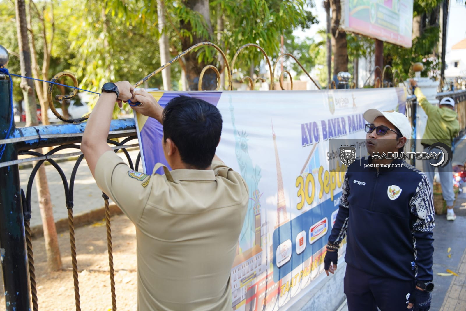 Foto 5 dari 7: Tekan Sampah Plastik, Plt Wali Kota Instruksikan Pengumuman dan Informasi Dalam Bentuk Digital