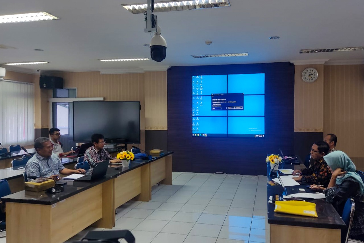 Foto 7 dari 12: Lengkapi Data Proposal Tugas Akhir Program Doktor Wali Kota, Tim UT Kembali Datang Gelar Assessment Kedua