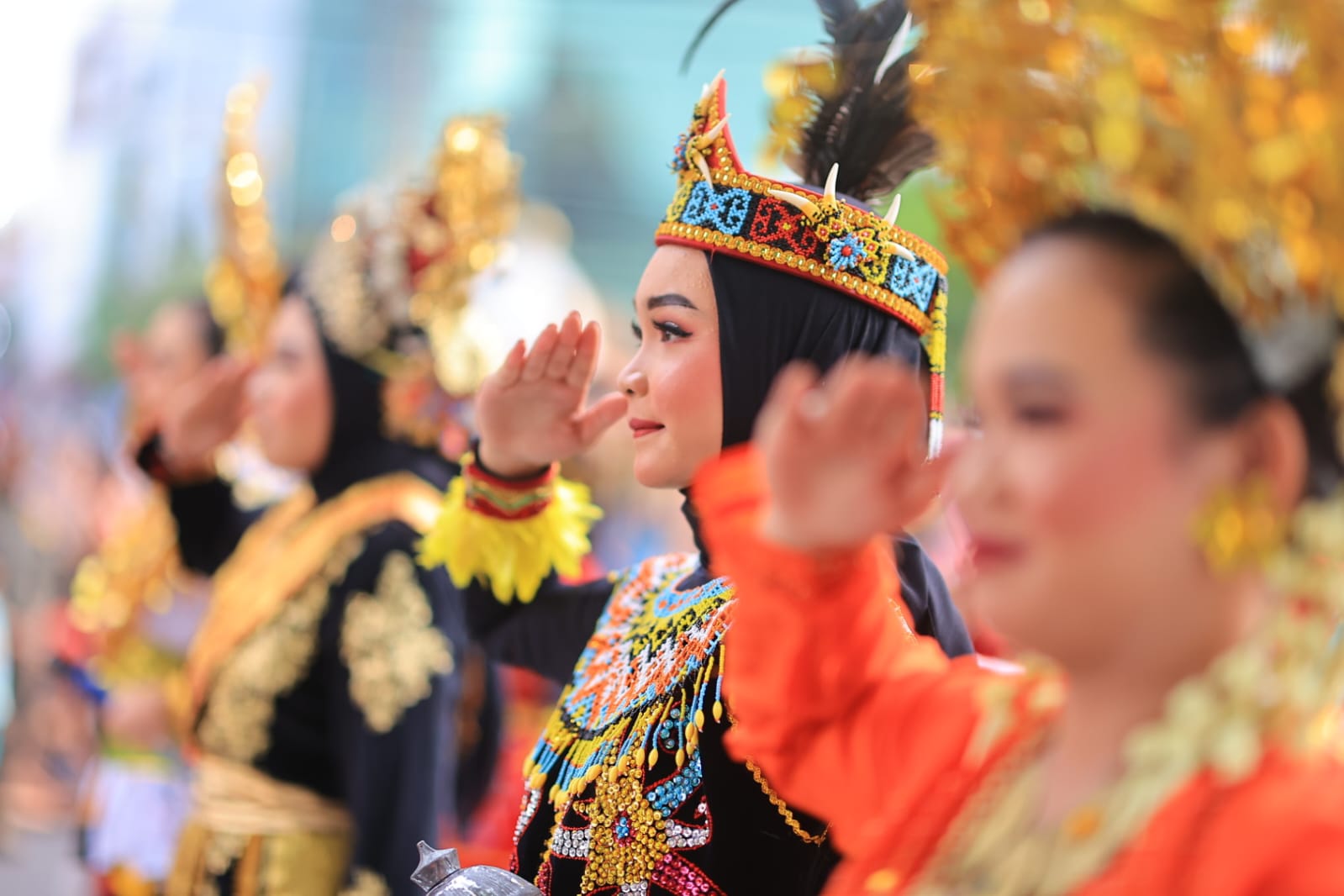 Foto 2 dari 8: SMPN 12 dan SMKN 2 Buka Parade Senja Edisi 2024, Wali Kota: Kreatifitas Anak-anak Jangan Dihentikan