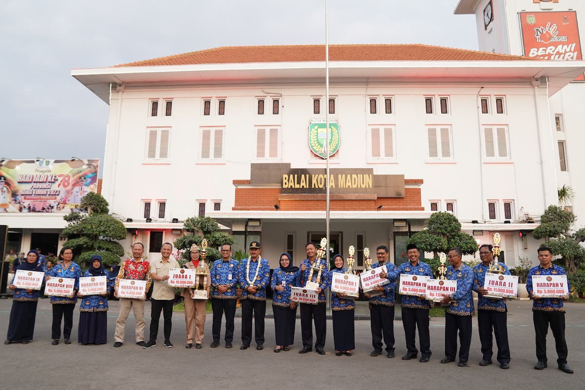 Foto 8 dari 10: Parade Senja 2023 Berakhir, Wali Kota: Tahun Depan Lebih Menarik dengan Lebih Banyak Penampil