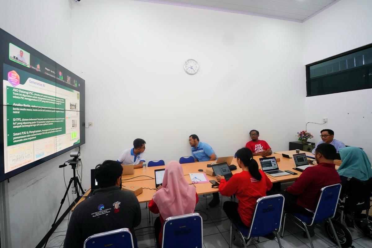 Foto 4 dari 11: Maju TOP Digital Awards 2024, Diskominfo Kota Madiun Jalani Wawancara Penjurian