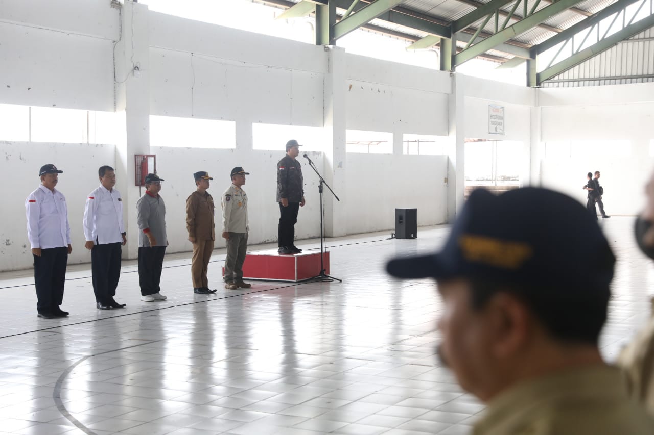 Foto 5 dari 11: Pimpin Apel Tim Gabungan Pasar Besar Madiun, Wali Kota Pesan Jaga Ketertiban