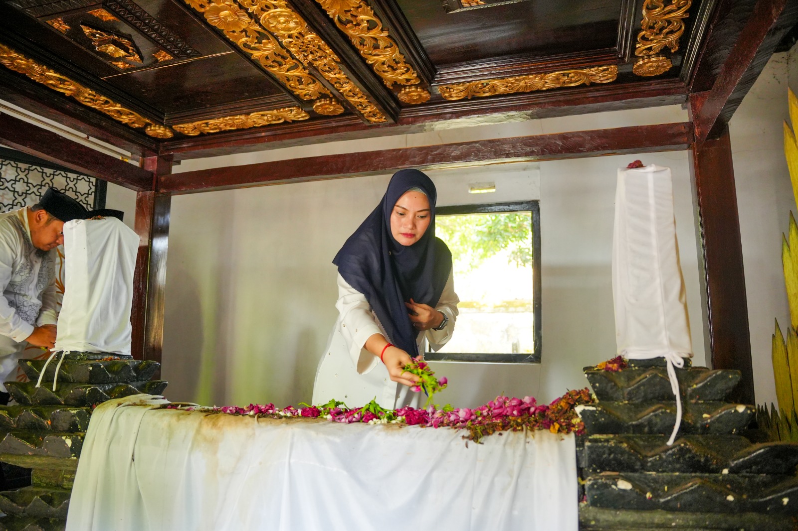 Foto 5 dari 5: Jelang Hari Jadi, Wali Kota Ziarah Makam Leluhur Kota Madiun