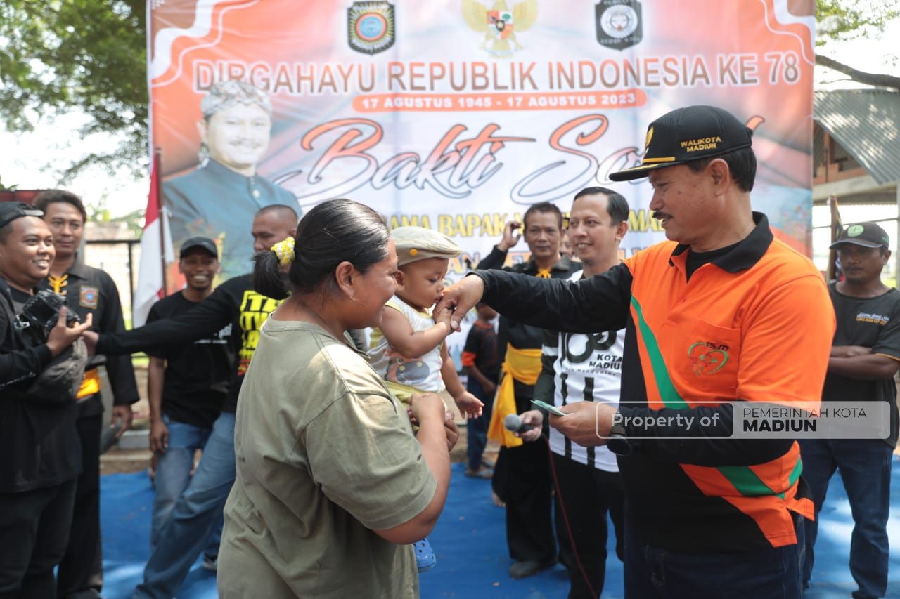 Foto 2 dari 14: PSHWTM Peringati HUT Kemerdekaan dengan Berbagi, Wali Kota Apresiasi
