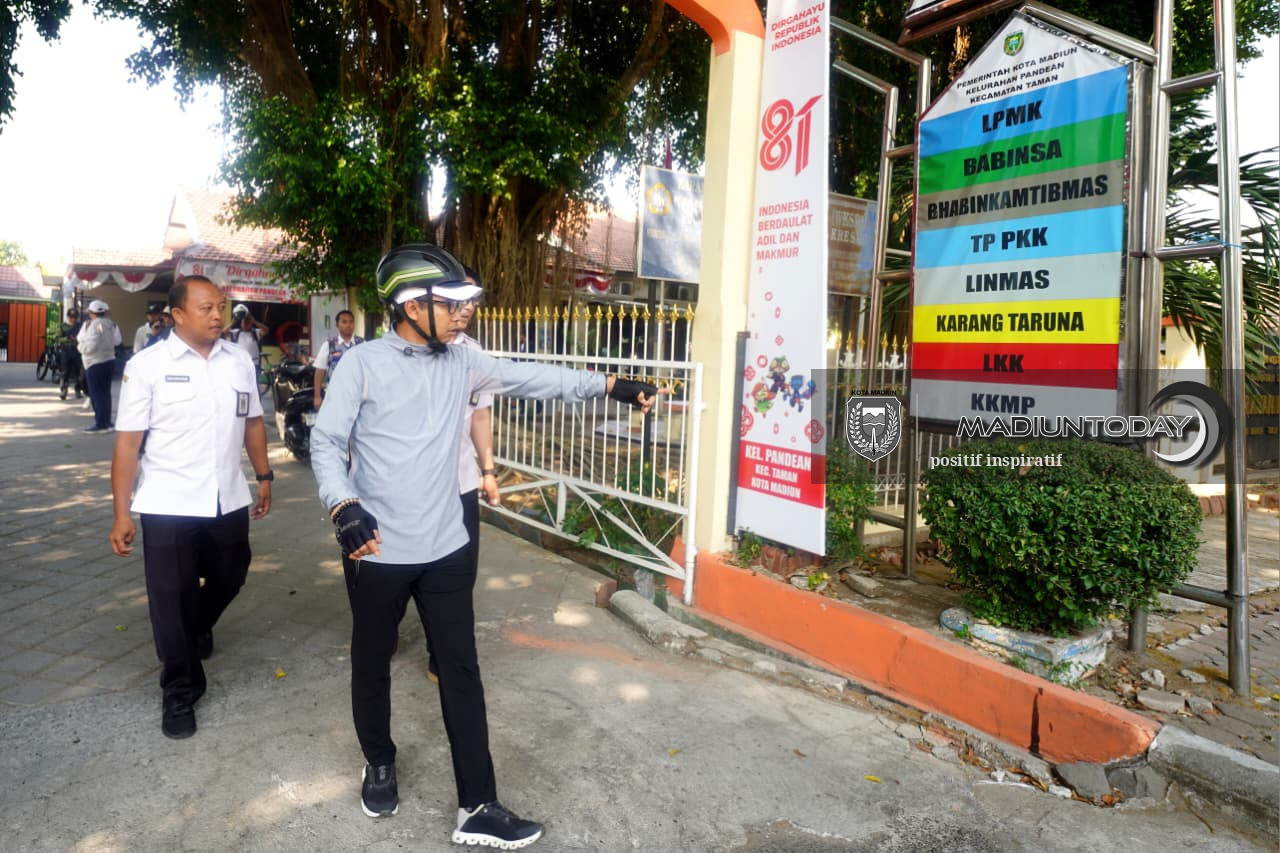 Foto 16 dari 19: Gowes Keliling Kota, Plt Wali Kota Madiun Cek P2L, Data Ekonomi hingga Kebersihan Lingkungan