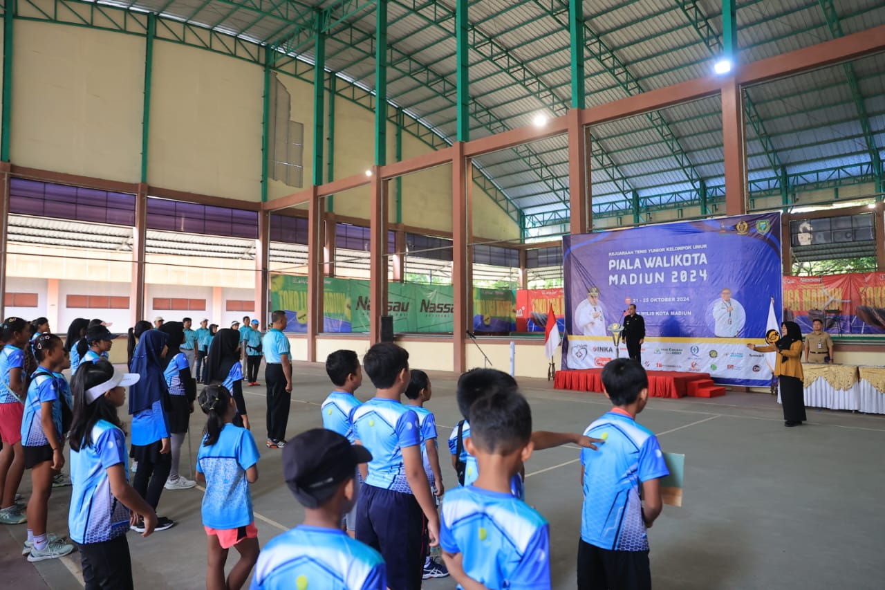 Foto 8 dari 9: Buka Kejurnas Tenis Yunior, Pj Wali Kota Harap Lahirkan Atlet Berprestasi