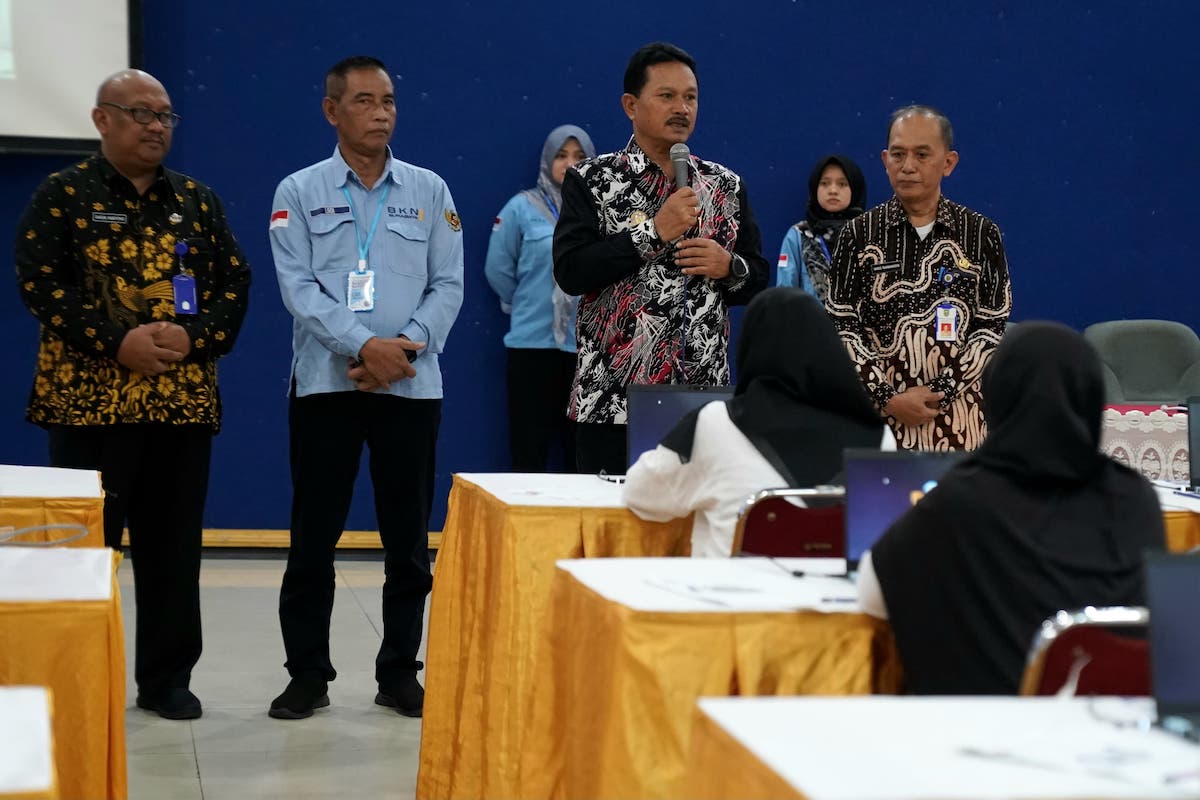 Foto 4 dari 8: Pantau Pelaksanaan Peserta CPPPK, Wali Kota: Kalau Ada yang Ngaku-ngaku Bisa Meloloskan, Itu Penipuan, Laporkan