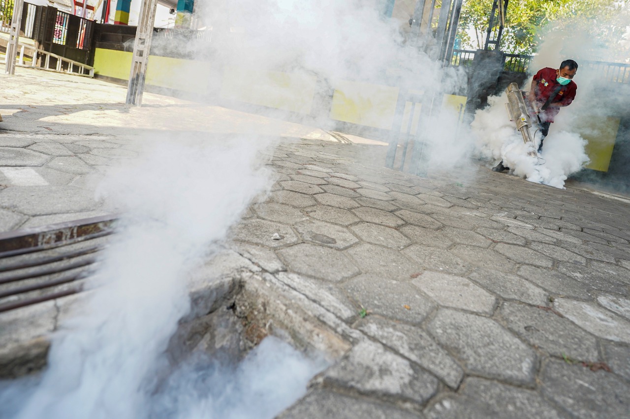 Foto 9 dari 9: Tekan DBD, Dinkes Gencarkan Fogging di Wilayah Sebaran Kasus