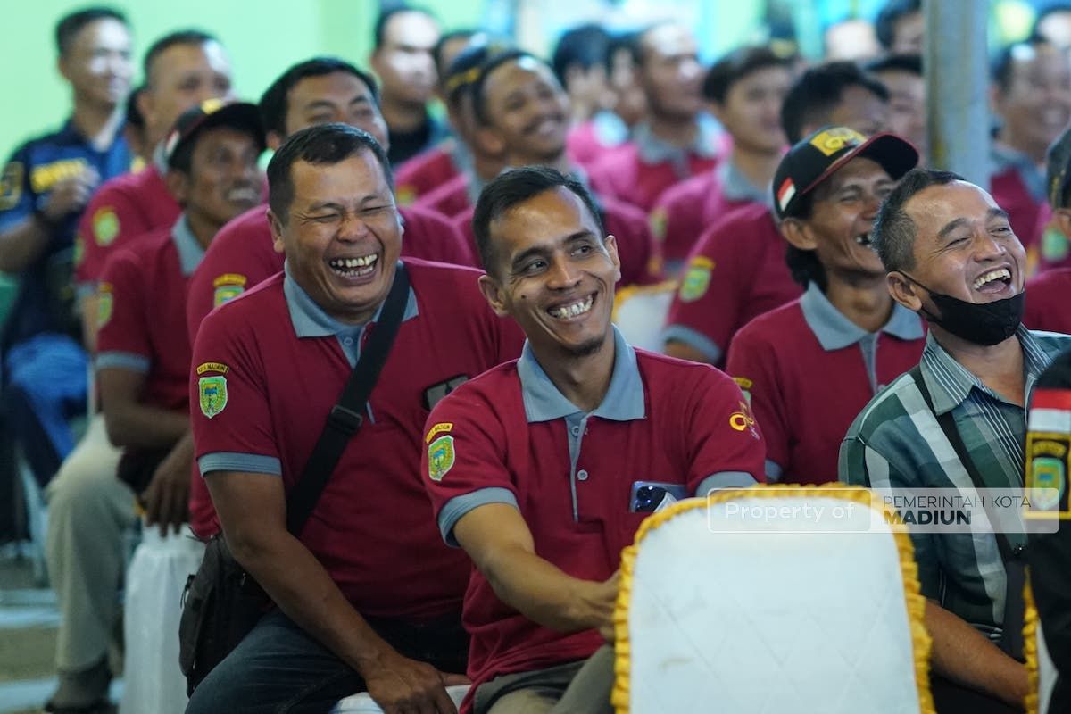 Foto 5 dari 9: Beri Pembinaan Pegawai Dinas Perdagangan, Wali Kota Harap Adanya Peningkatan Kualitas SDM