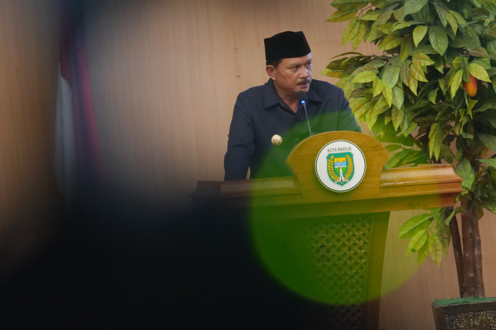 Foto 5 dari 10: Rapat Paripurna Pendapat Akhir Fraksi Terkait Rencana RTRW, Wali Kota: Catatan Akan Jadi Bahan Evaluasi