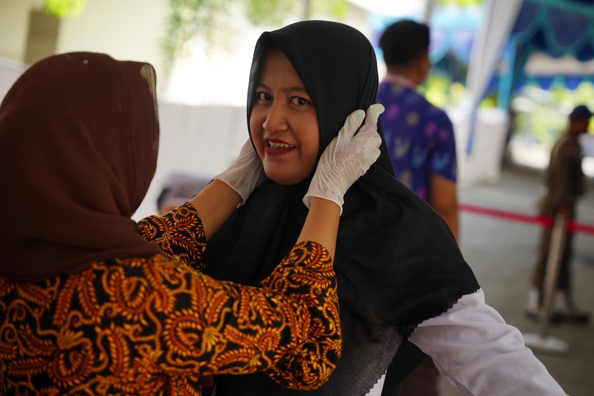 Foto 3 dari 7: Duh! Peserta Tes CPNS/PPPK Kedapatan Bawa Jimat Hingga Contekan Jelang Masuk Ruang Ujian