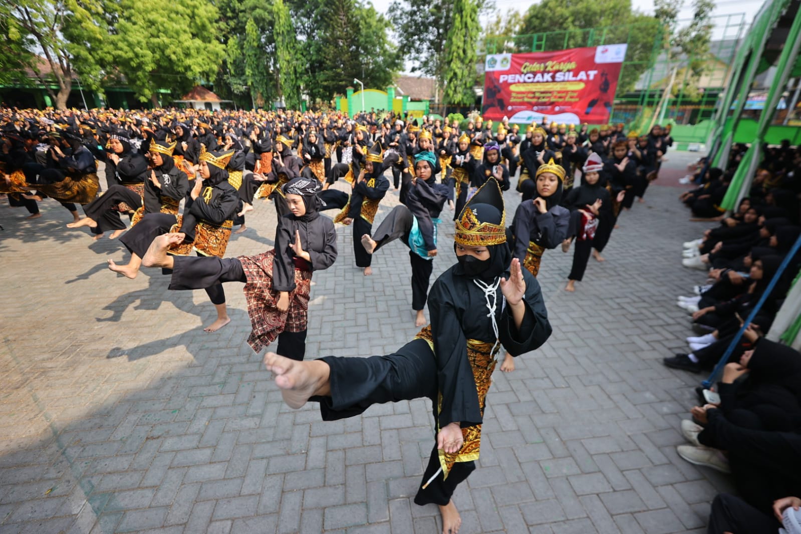 Foto 3 dari 10: Hadiri Penguatan P5 di MAN 2, Wali Kota Maidi: Belajar Sungguh-Sungguh untuk Kesuksesan Masa Depan