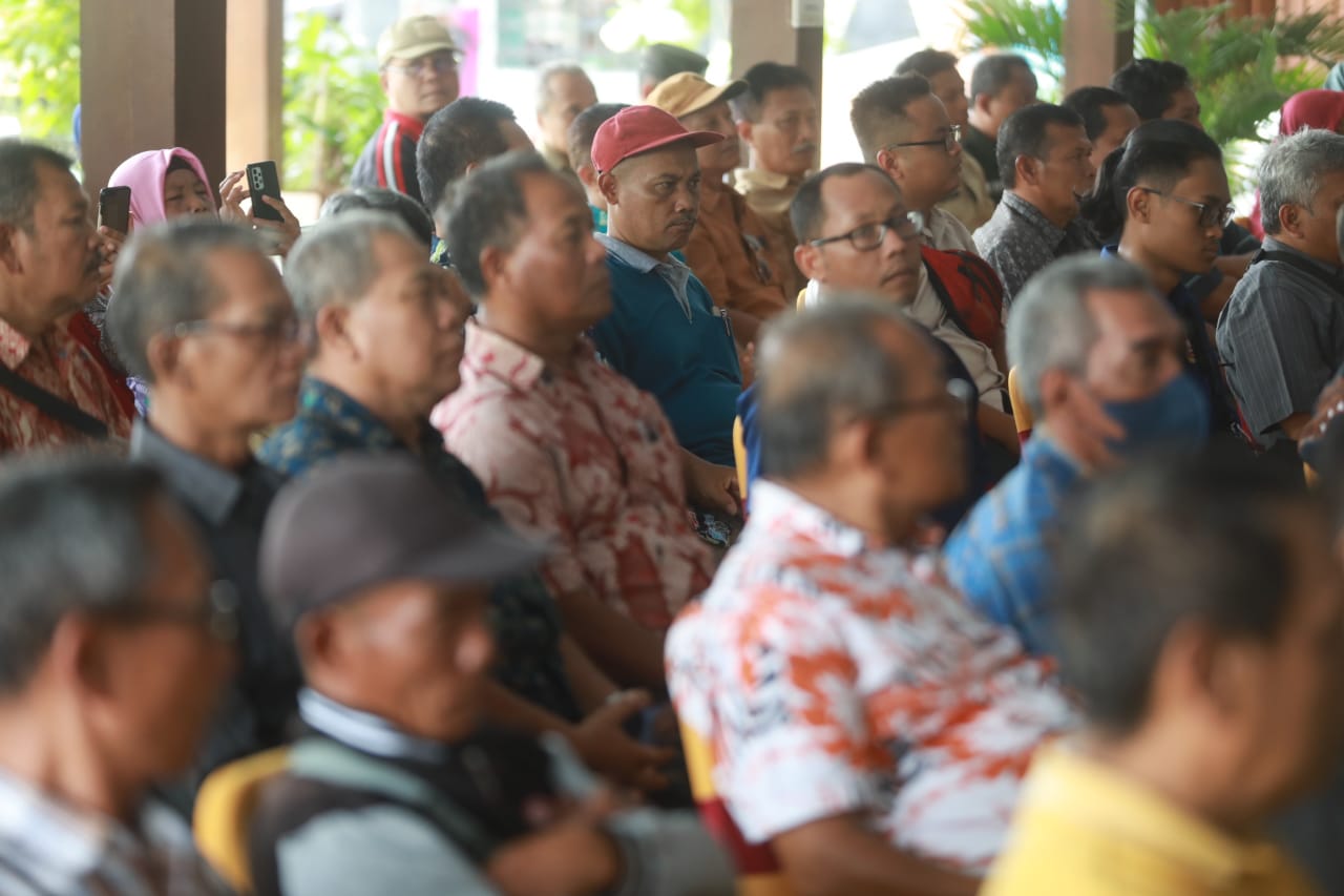 Foto 6 dari 15: Hadiri Musrenbang Taman Dan Manisrejo, Wali Kota Sampaikan Rencana Pembangunan Tahun Ini