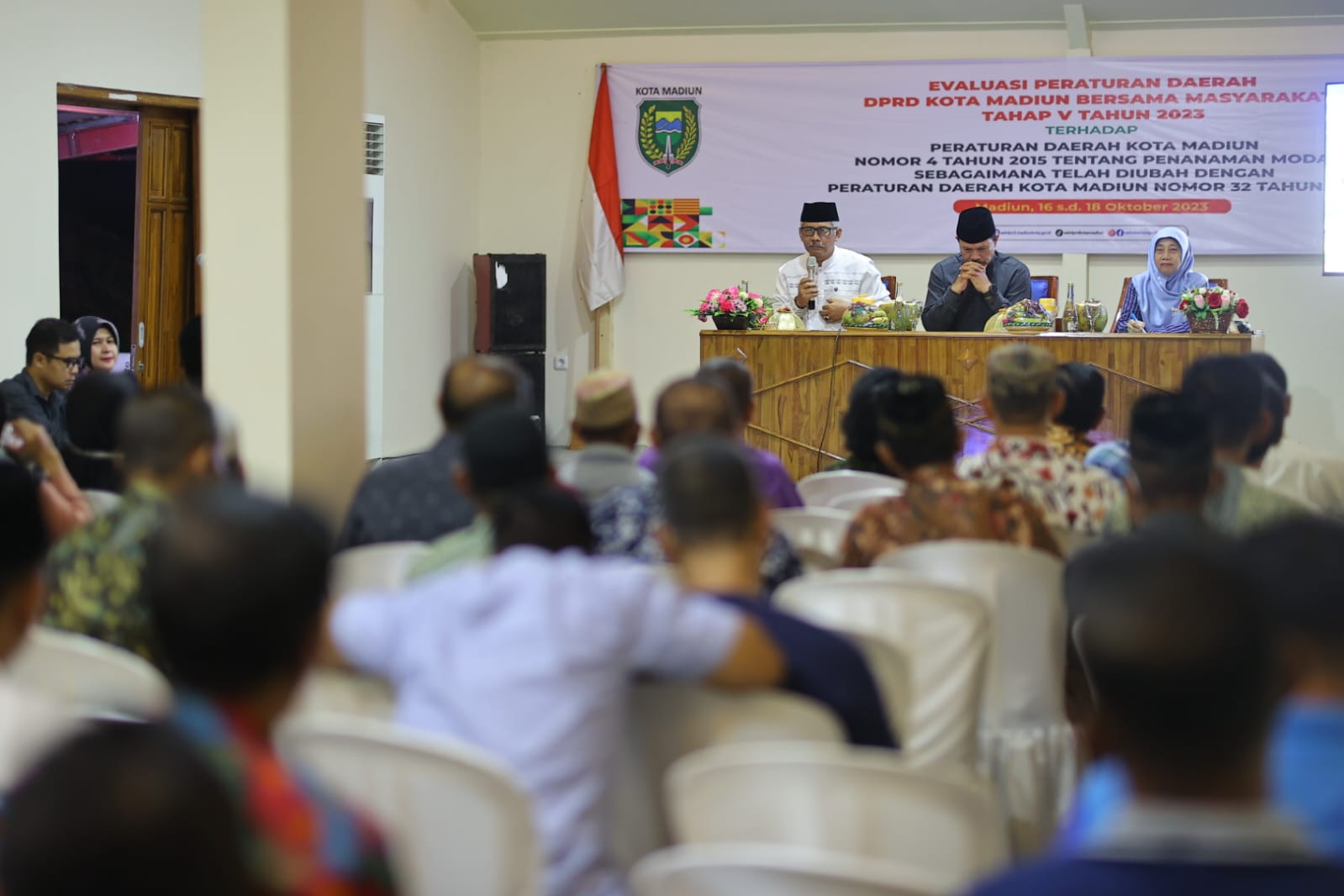 Foto 2 dari 4: Narsum Evaluasi Perda Penanaman Modal, Wali Kota: Urusan Berusaha Mudah di Kota Madiun