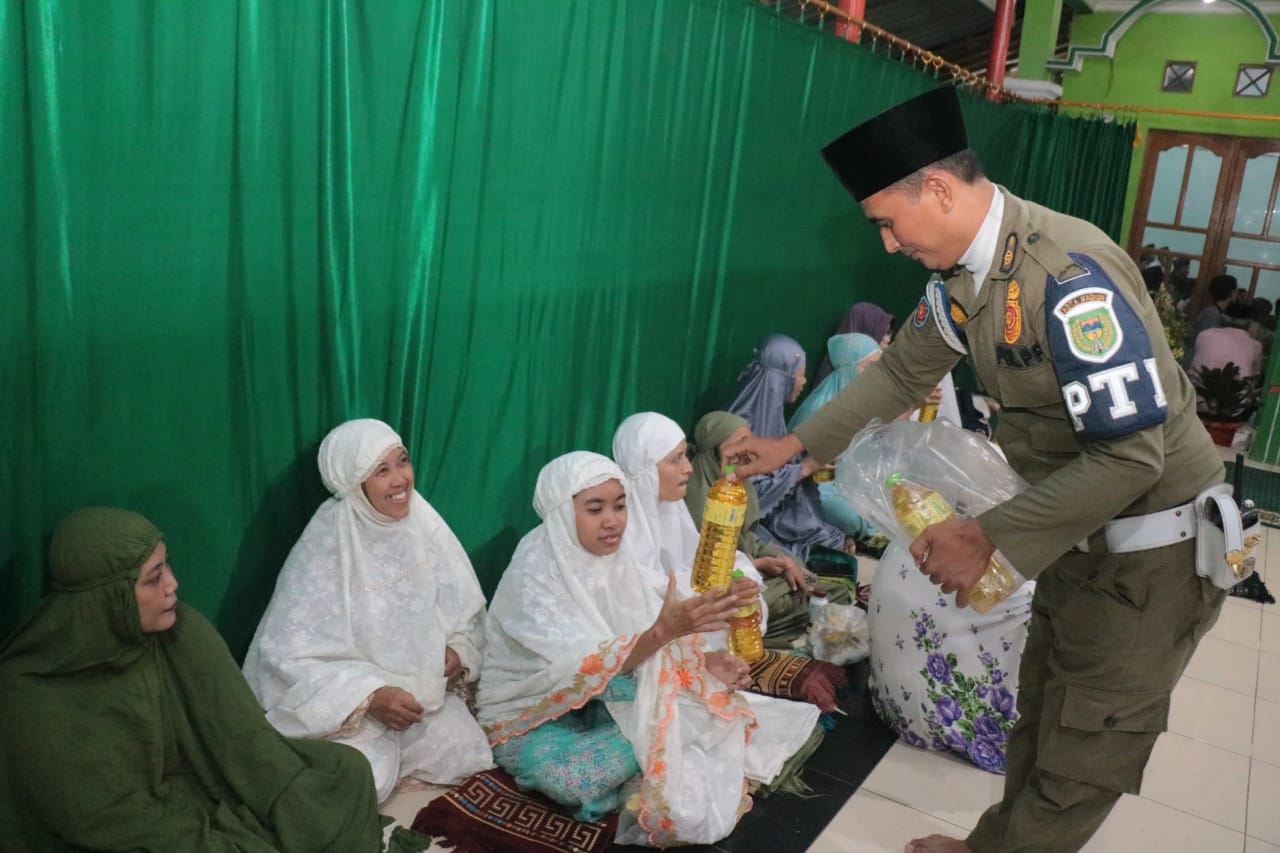 Foto 8 dari 11: Safari Ramadan di Musala Baitul Jannah, Wali Kota Maidi Juga Serap Aspirasi Jamaah