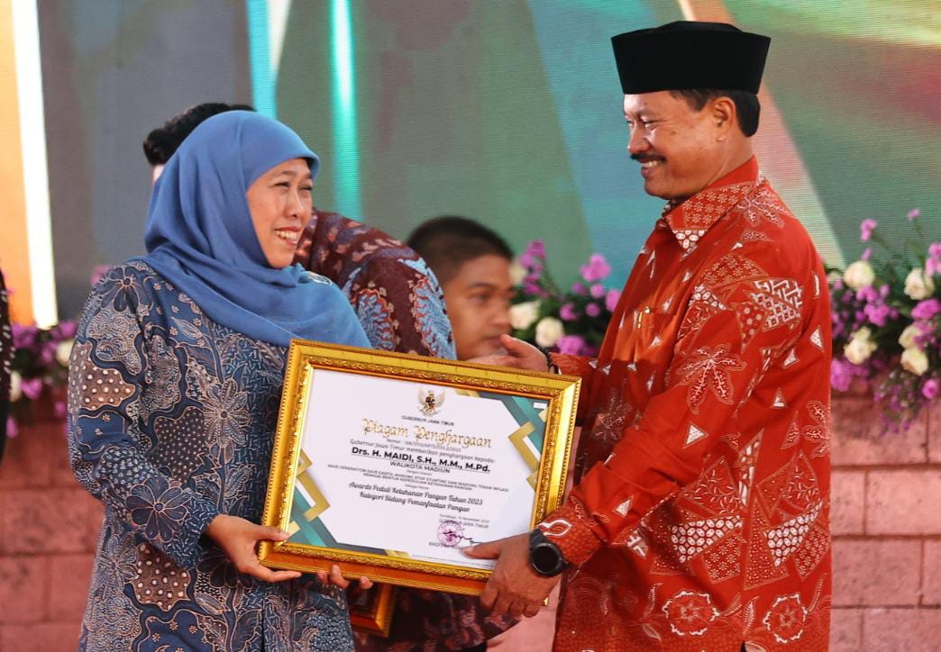 Foto utama berita: Peringatan Hari Pangan Sedunia Jawa Timur, Wali Kota Raih Penghargaan Bidang Pemanfaatan Pangan
