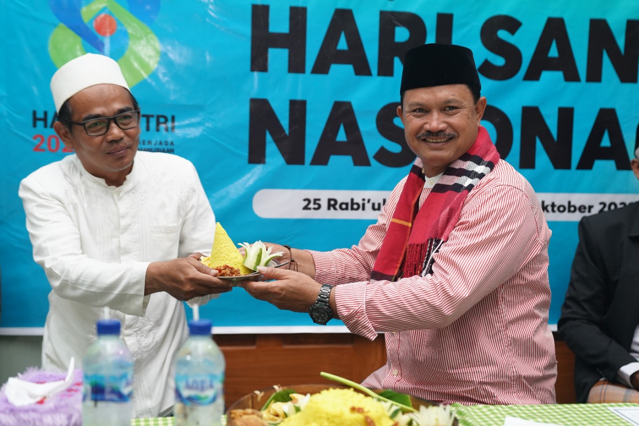 Foto 4 dari 10: Hadiri Peringatan Hari Santri PCNU, Wali Kota Sampai Terima Kasih Atas Peran Santri dan Kiai
