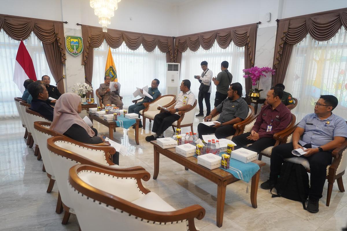 Foto 7 dari 9: Pimpin Rakor Peringatan Hari Pahlawan, Pj Wali Kota Ingin Peringatan Berjalan Optimal