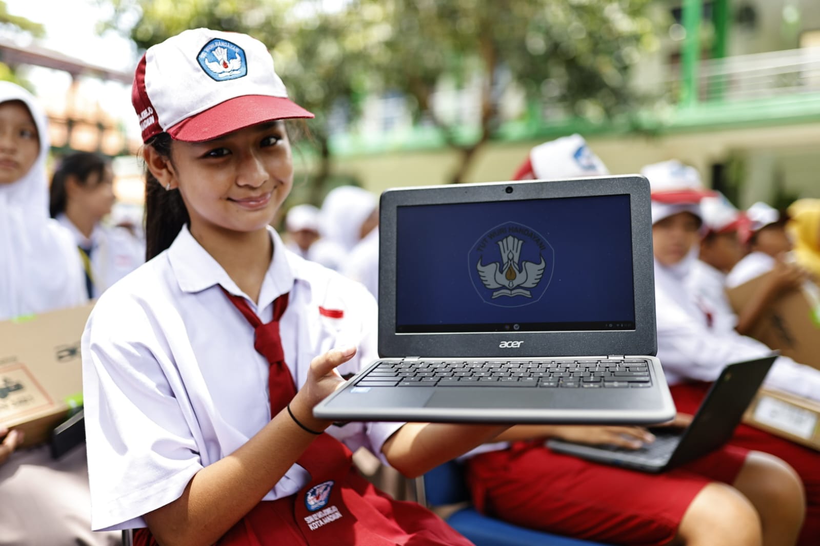 Foto 1 dari 1: Evaluasi Program Laptop Gelombang Pertama, Pelajar Sudah Bisa Mengoperasikan Program Office hingga Canva