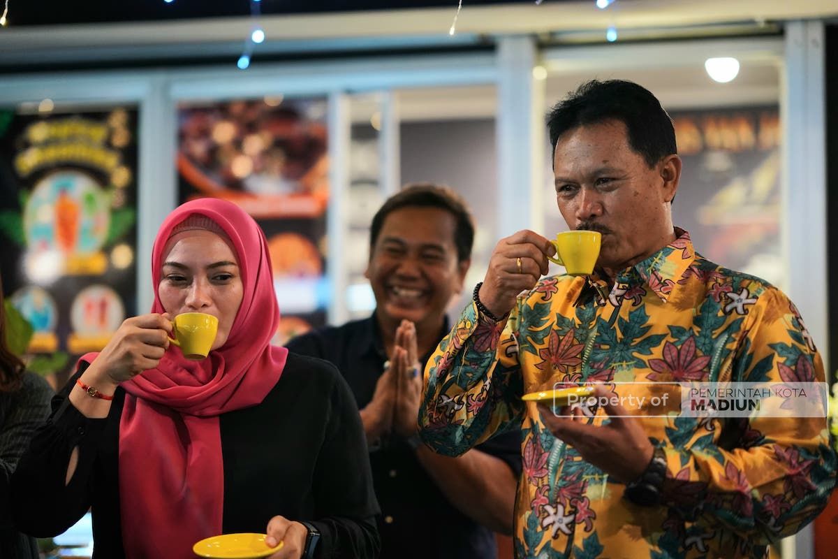 Foto 8 dari 9: Launching Konsultan UMKM Indonesia, Wali Kota Harap Makin Banyak Produk Andalan Kota Go Internasional