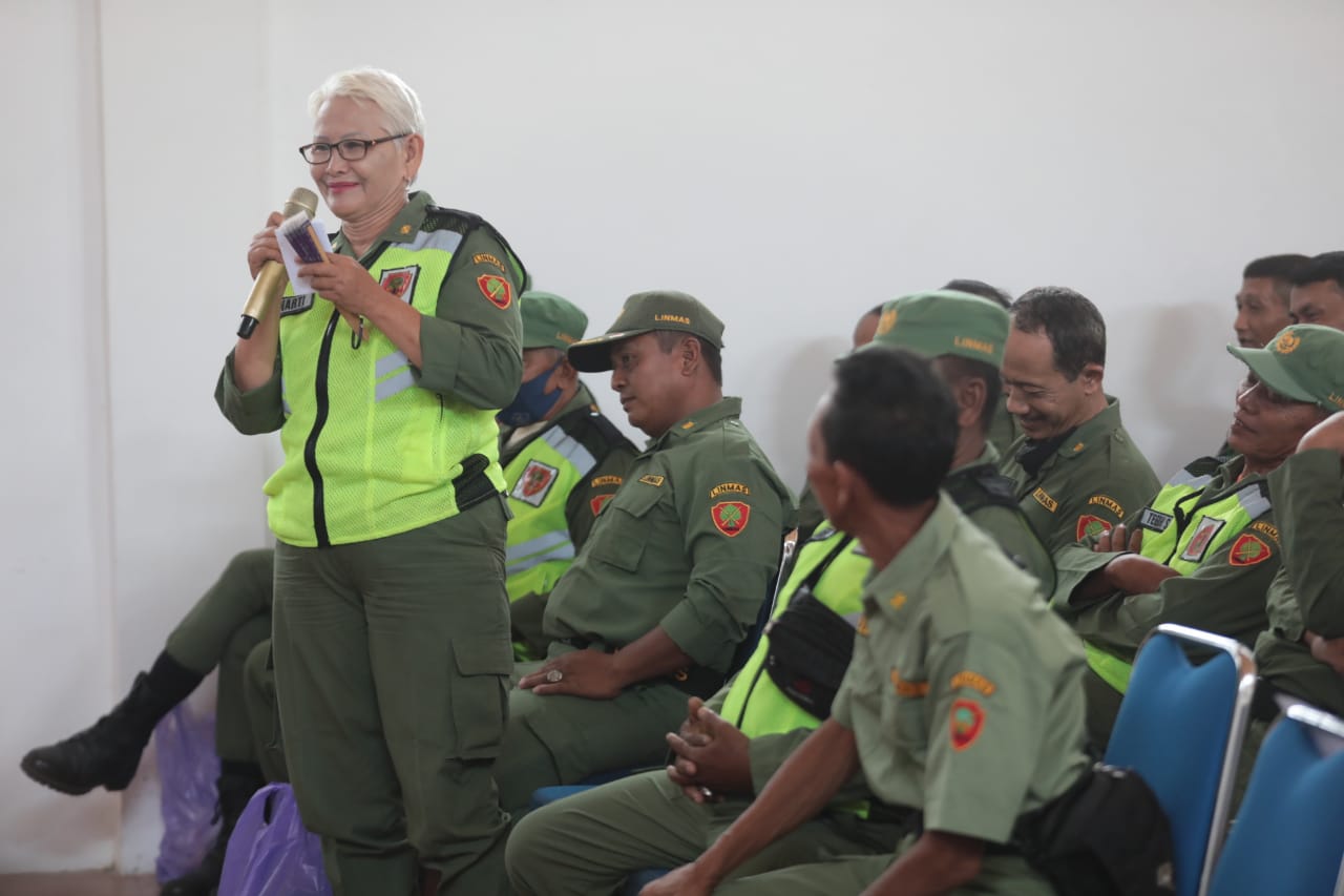 Foto 8 dari 12: Bertemu Masyarakat Kelurahan Taman, Wali Kota Serap Aspirasi Sekaligus Sampaikan Program Pembangunan