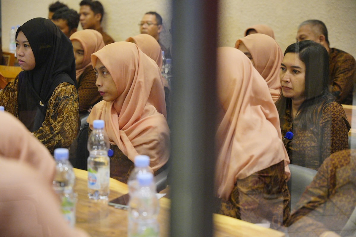 Foto 5 dari 5: Agar Kinerja Optimal, Wali Kota Beri Pembinaan Karyawan Perumda BPR Bank Daerah Kota Madiun